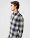 wrangler-r-panske-kosile-s-jednou-kapsou-modrobila-kostka-14249.jpg